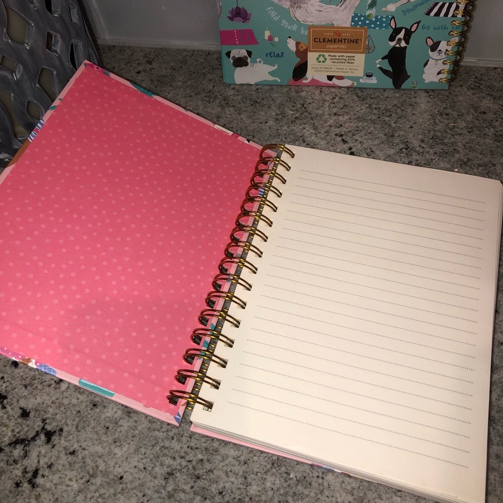 ✨NWT✨ Clementine Paper Spiral Notebook Journal Notebook Set of 2 Dog Print Theme - Picture 11 of 15